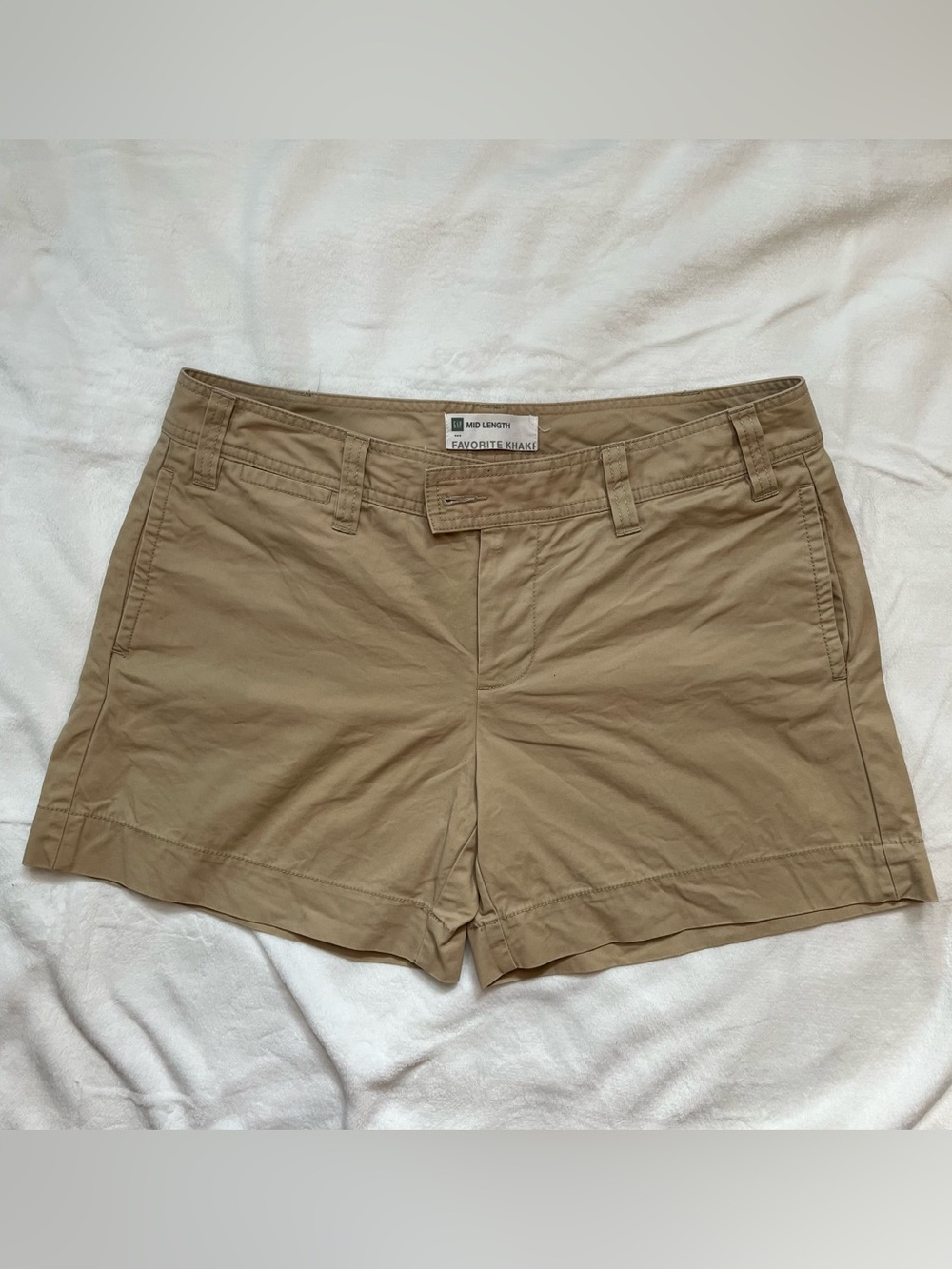 GAP Favorite Khaki Chino Shorts Womens 10 Khaki Cotton Twill Mid Rise Pockets